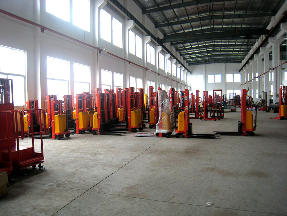 CTD Semi-electric stacker 5
